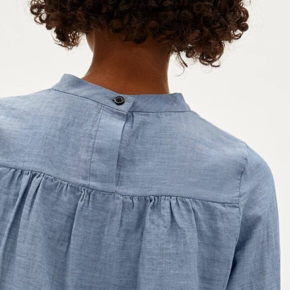 Everlane Double-Gauze Shirred Top, Morning Blue, Size 6 - Picture 3 of 11